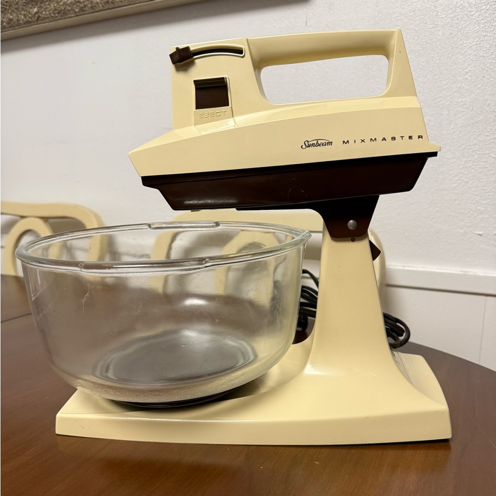 Sunbeam Mixmaster Stand Mixer - Cream and Brown